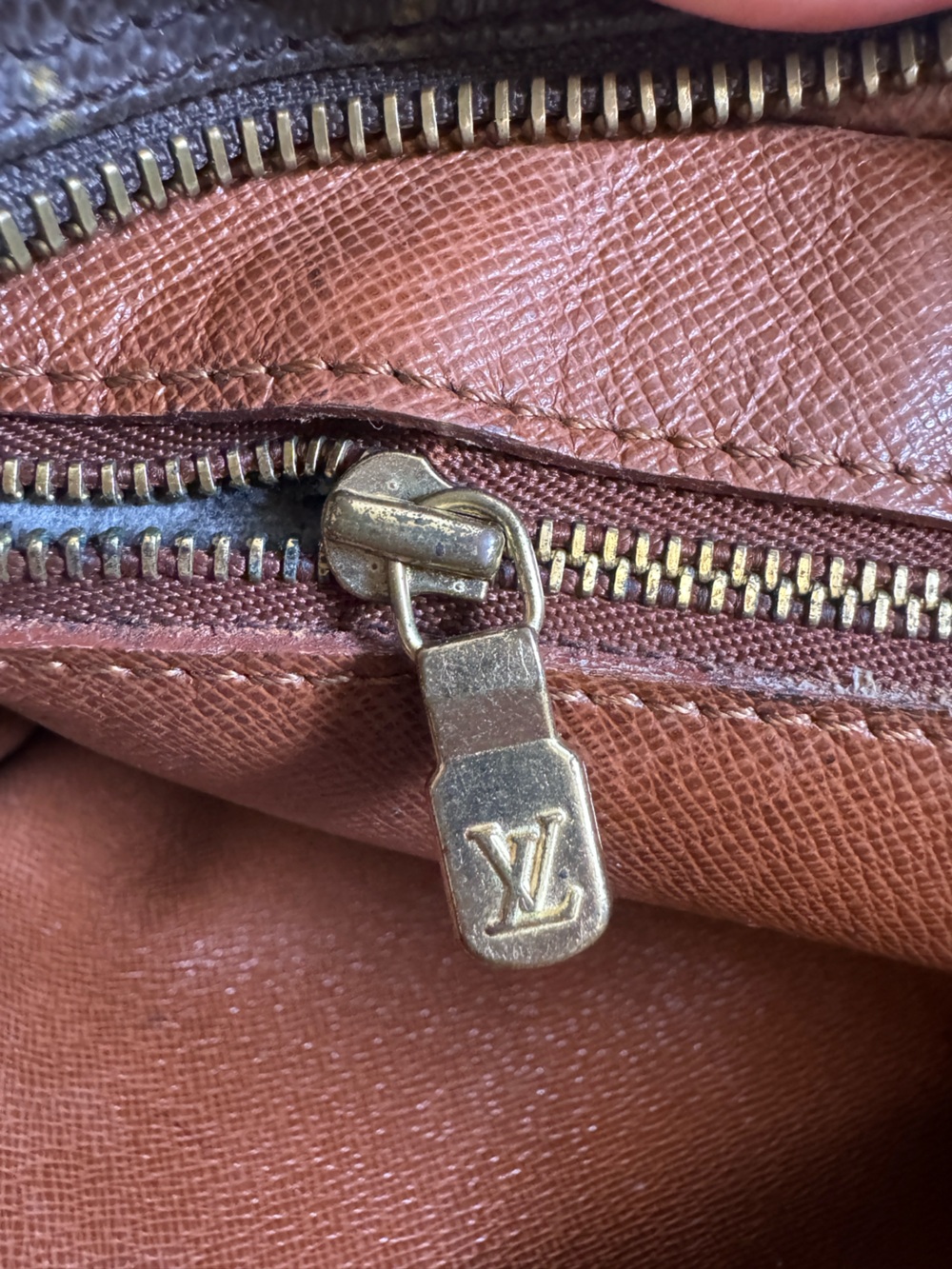 LOUIS VUITTON Trocadero Monogram Messenger Bag with proof of authenticity - Picture 15 of 16